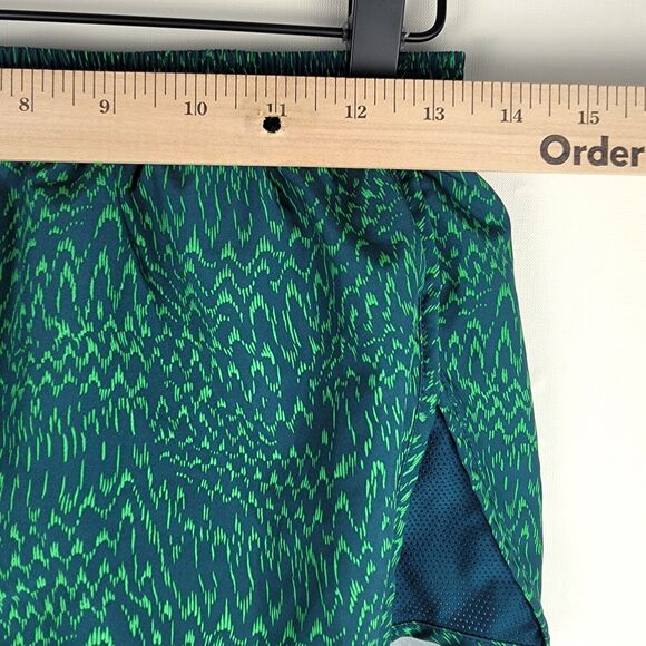 Nike Women's Sz S Dri FIT Modern Tempo Print Zip Pocket 3" Running Shorts Green - Picture 6 of 12